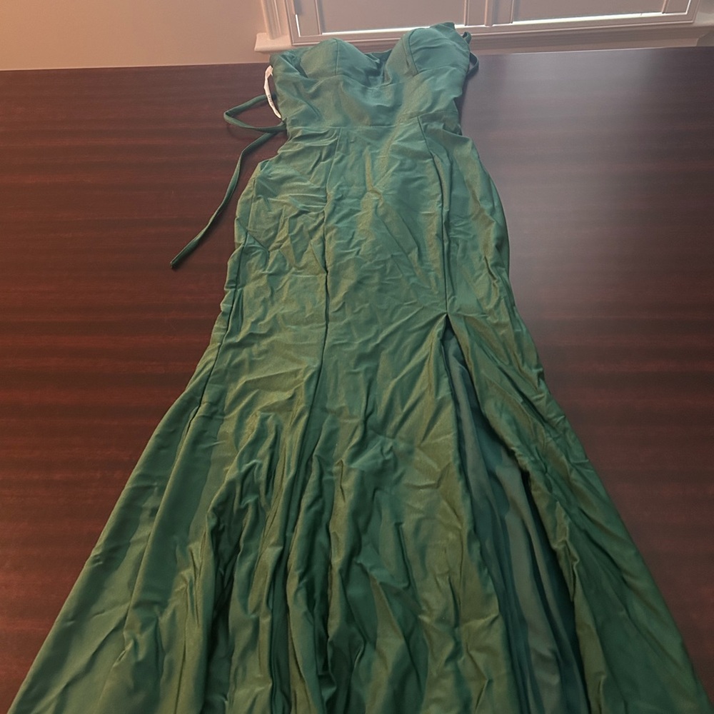 Elegant Green Evening Gown